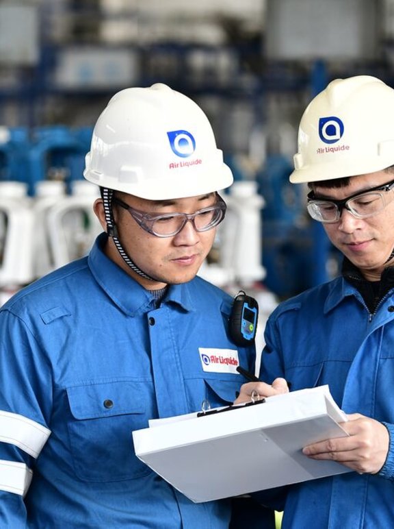Air Liquide employees in China