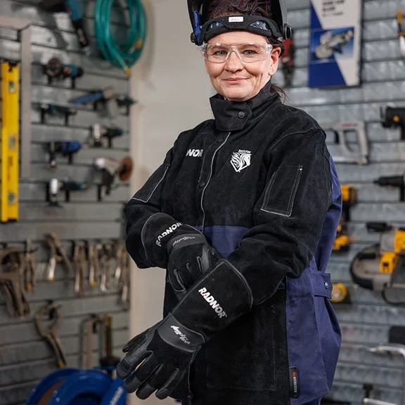 Airgas Womens PPE Shoot 002-941